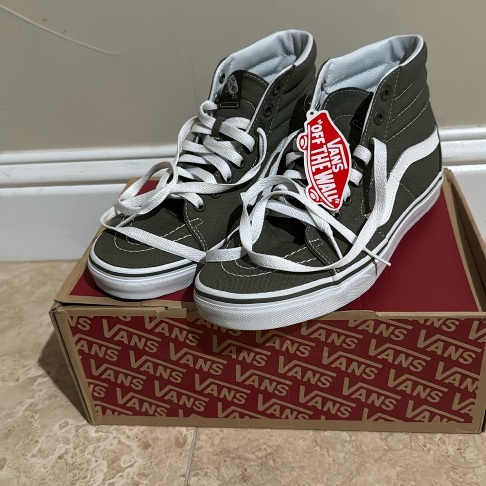Vans shoes NWT